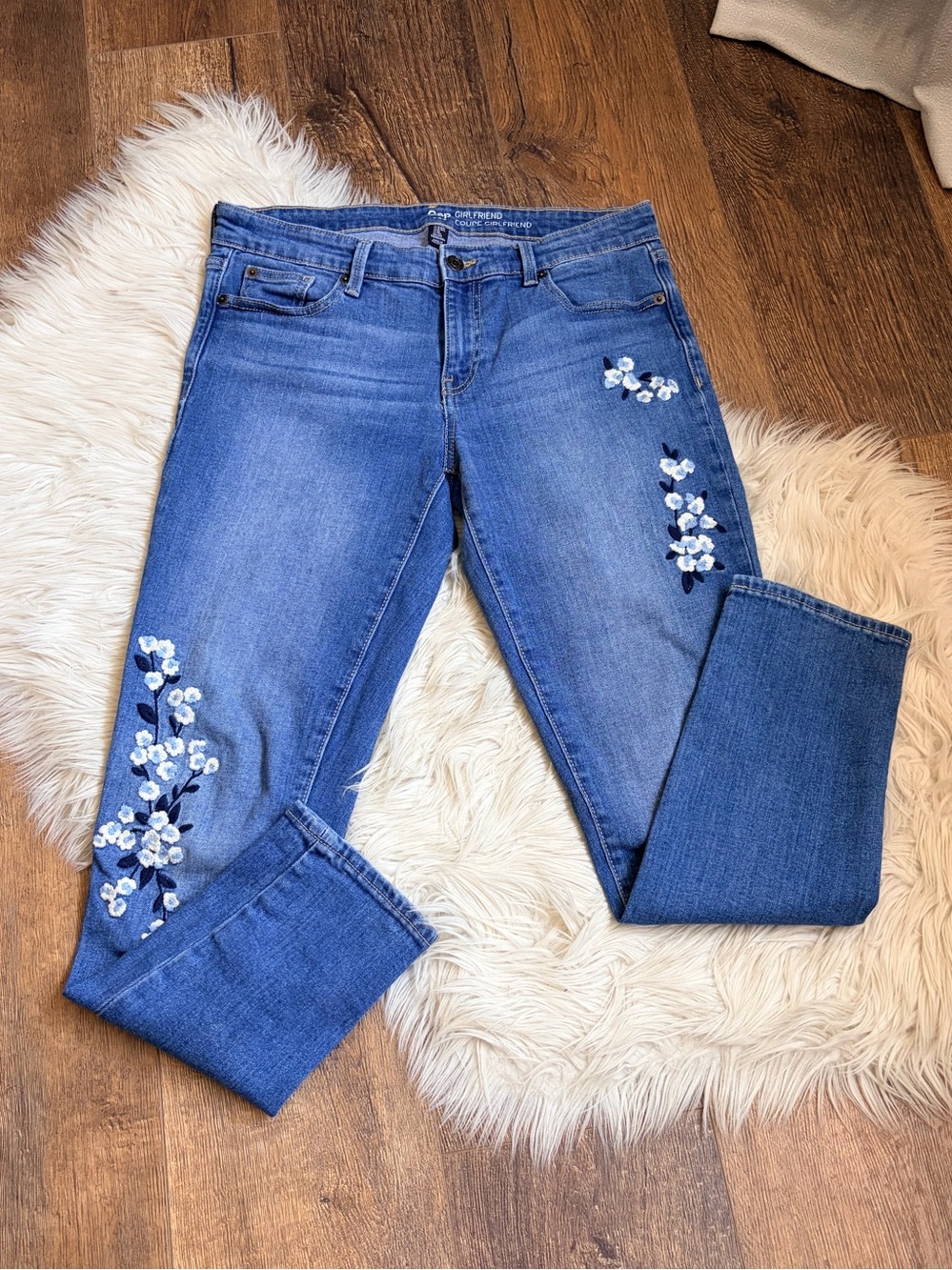 GAP Girlfriend Jeans in Light Blue Denim Floral Embroidered Design